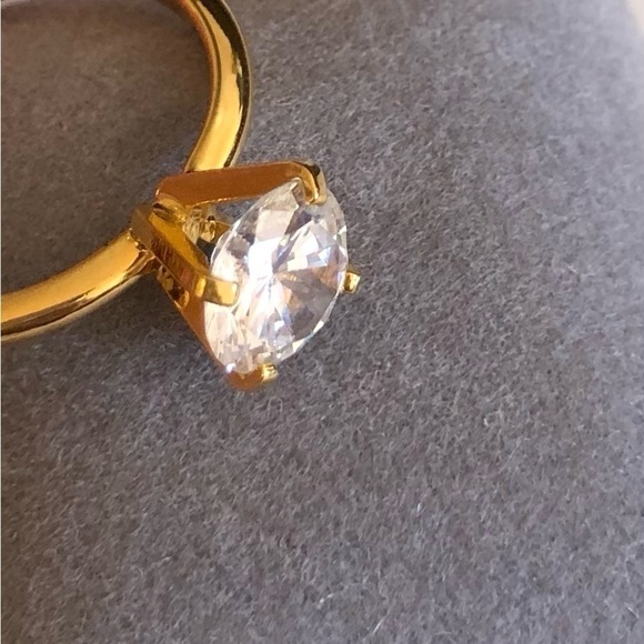Gold tone CZ ring size 8 - Picture 6 of 7